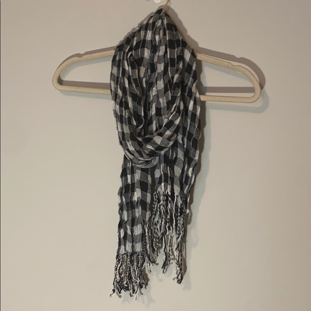 Checkered fashion scarf